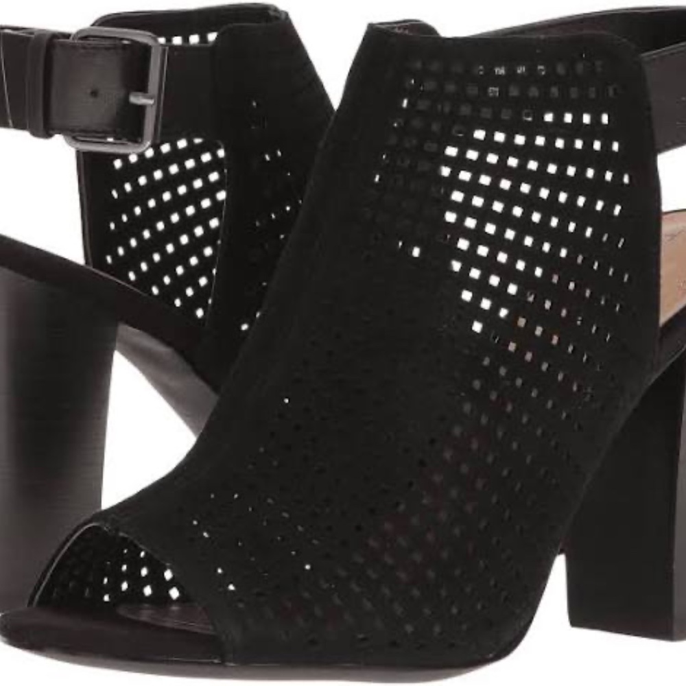 Tahari Margaret Sandal - Picture 8 of 15